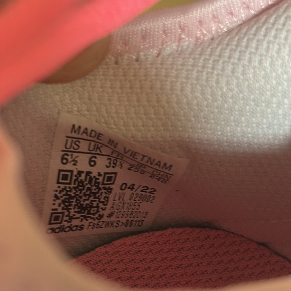 Adidas size 6 1/2 - Picture 6 of 7